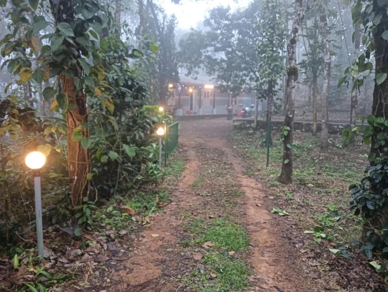 ואגאמון Tharayil Farm Stay מראה חיצוני תמונה